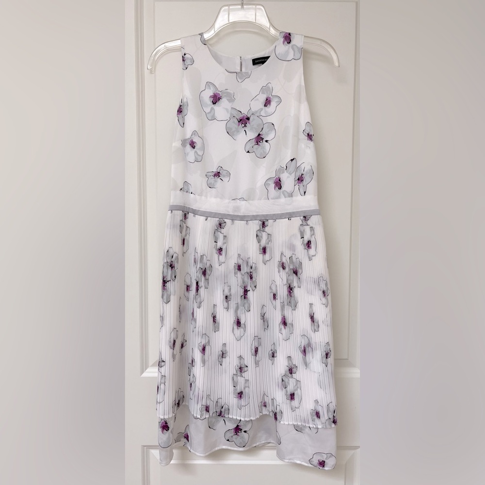 Chic Banana Republic White Dress with Purple Floral Accents. Gorgeous detailing.